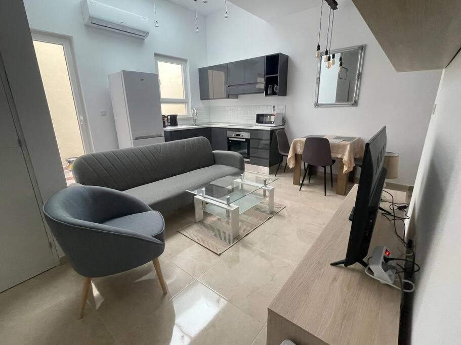 New Two Bedroom Flat Kamila On A Dwell Sliema Exterior foto
