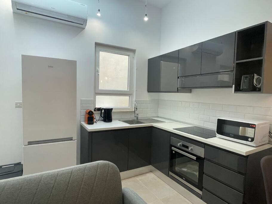 New Two Bedroom Flat Kamila On A Dwell Sliema Exterior foto